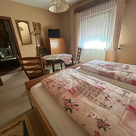 Zur Krone * Langenfeld (Eifel)