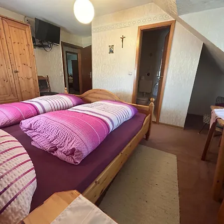 Landgasthof Zur Krone Han/Misafirhane *