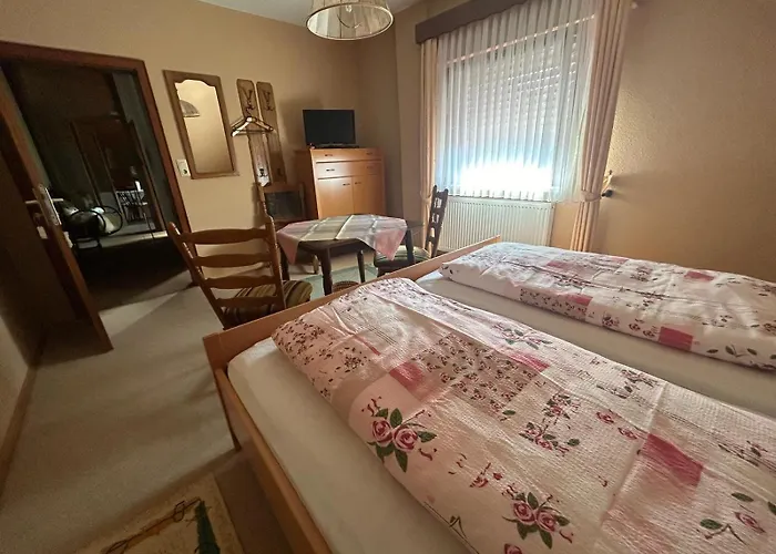 Zur Krone * Langenfeld (Eifel)