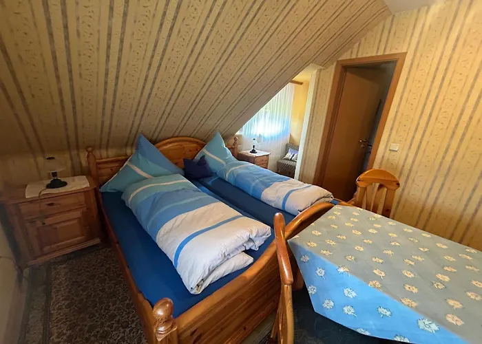 Zur Krone אורחן